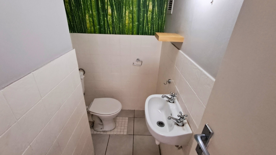 To Let 3 Bedroom Property for Rent in Fairfield Estate Western Cape